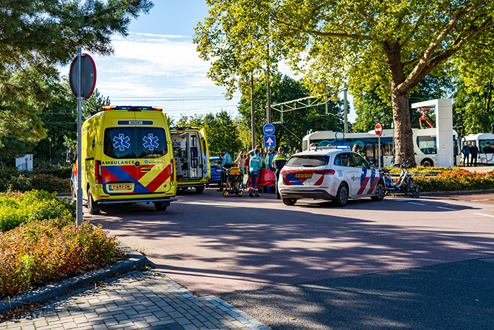Fietster gewond bij botsing op Stationsplein 23 september 2025 Harderwijk