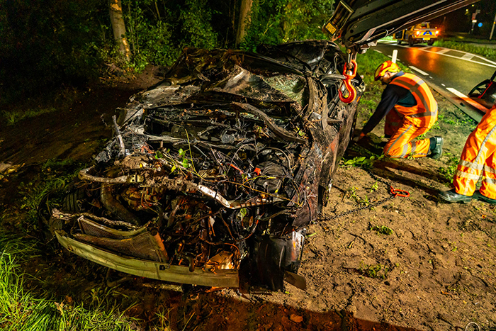 Auto uitgebrand Leuvenumseweg