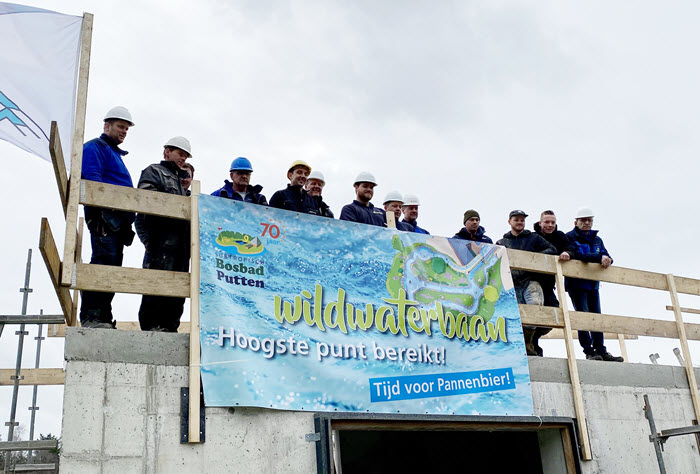 Hoogste punt wildwaterbaan Bosbad Putten