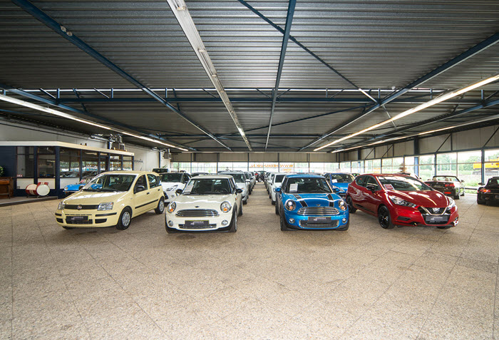 Showroom autobedrijf Heersmink Harderwijk