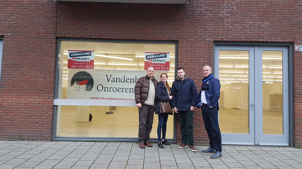 LampenShopOnline en Van den Brink Onroerend Goed Harderwijk