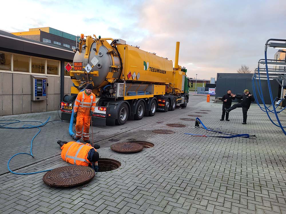 Putten leeghalen Niels Autowas Harderwijk