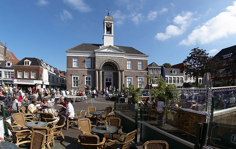 Gemeentehuis op de Markt in Harderwijk