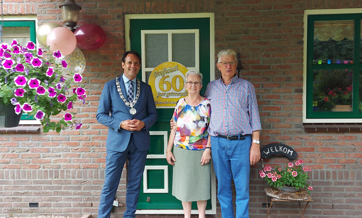 Echtpaar Bos Dirksen 60 jaar getrouwd Harderwijk