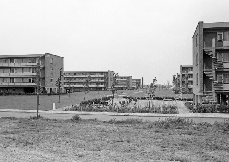 Oude foto van flats Vondellaan Harderwijk