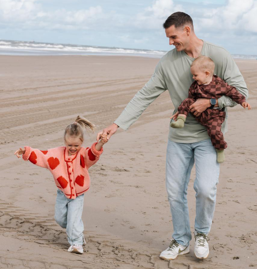 Henk Wouters met zoon en dochter