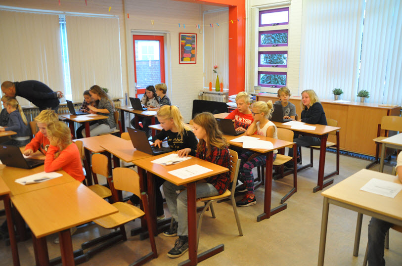 Leerlingen leren programmeren basisschool de Rank Harderwijk