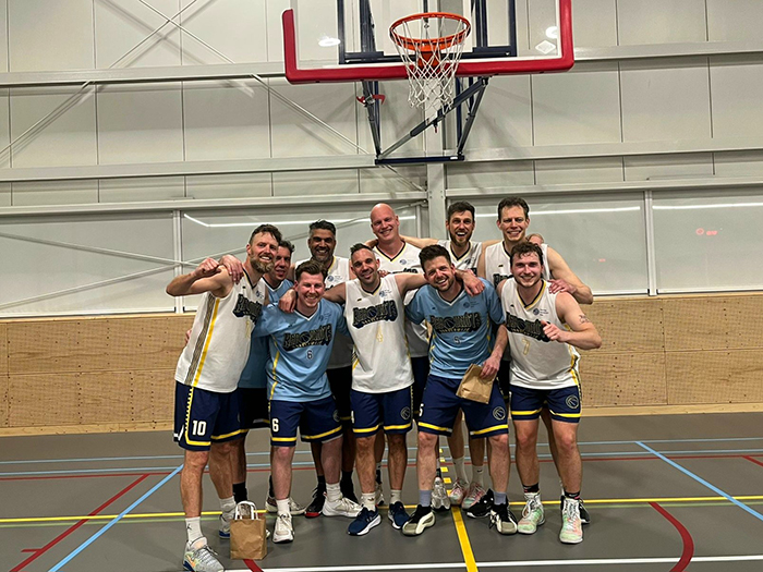 Heren 1 kampioen Rebound 37 basketbal