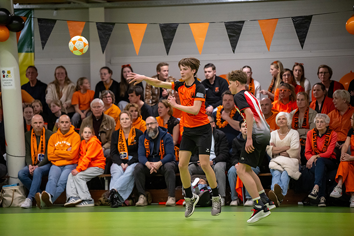 Aanvoerder Kian Luesink in actie tegen Fortuna. Foto WVZ Fotografie