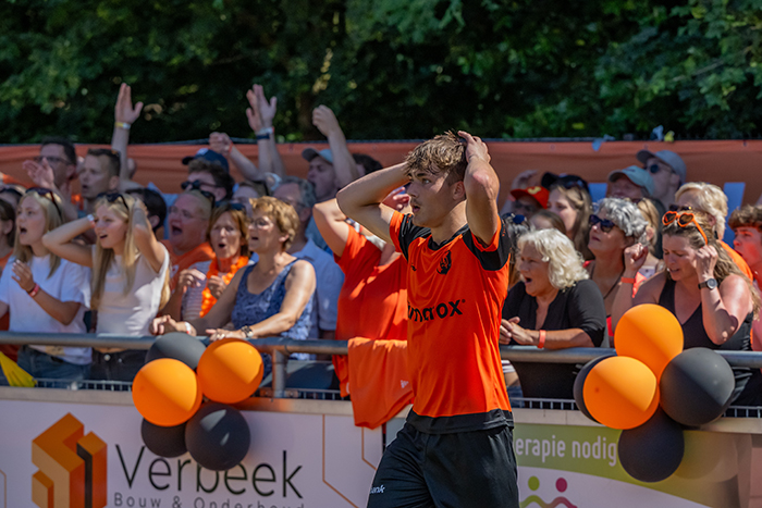 Teleurstelling bij Xander Jongsma na gemiste kans.