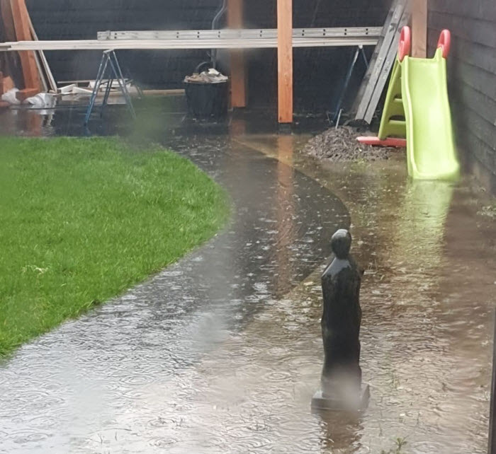 Wateroverlast in tuin Harderweide Harderwijk