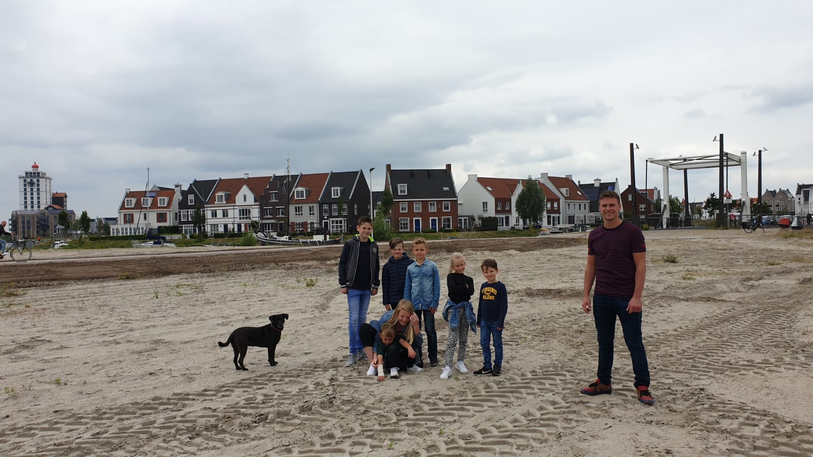 Kinderen Waterfront maken zich hard voor voetbalveldje