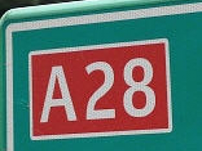 A28 dicht door gekantelde vrachtwagen