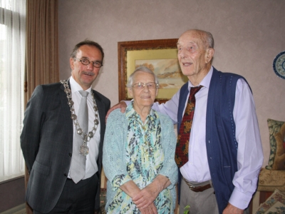 Echtpaar A. Schotanus en M. Schotanus-Porsius vieren hun 65-jarig huwelijksjubileum
