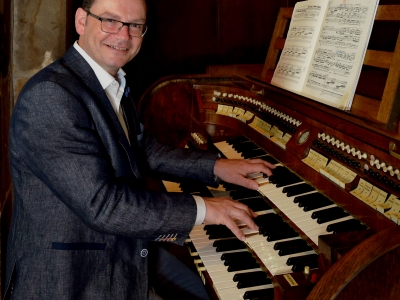 Limburgse organist Jo Louppen in Grote Kerk van Harderwijk