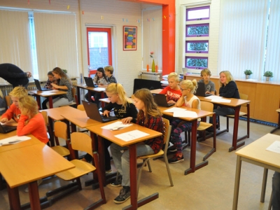 Leerlingen leren zelf programmeren op basisschool de Rank Harderwijk
