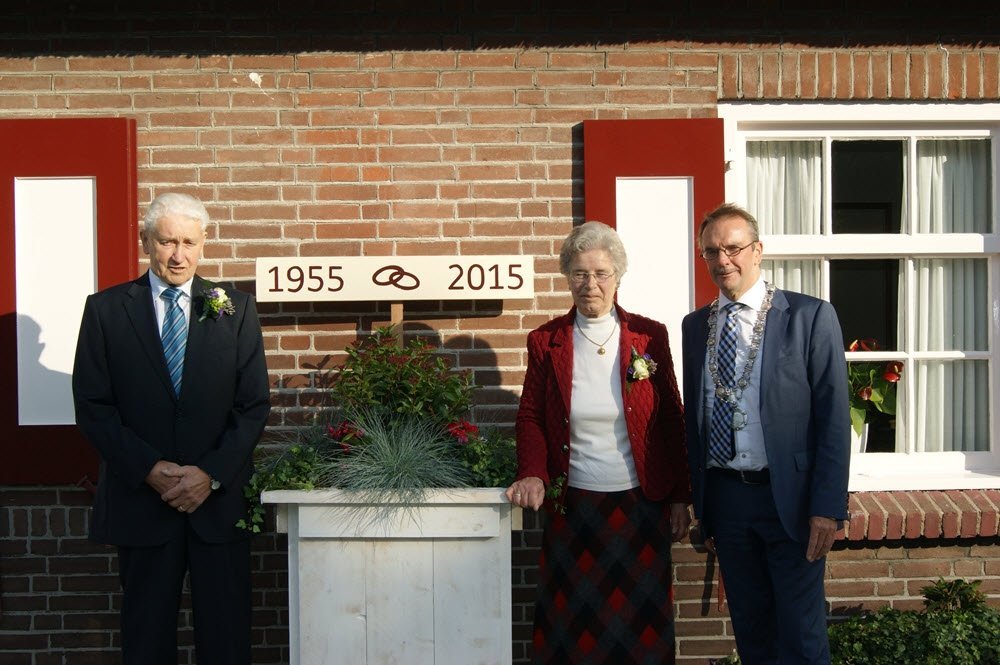 Bruidspaar J. Epe en H. Epevan Ark 60 jaar getrouwd Harderwijksezaken.nl Bruidspaar J. Epe en H. Epevan Ark 60 jaar getrouwd Harderwijksezaken.nl