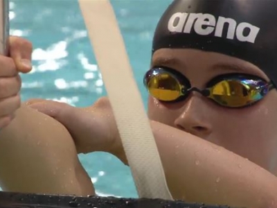 Paralympisch zwemster Lisa Kruger (15) uit Harderwijk toont goede vorm
