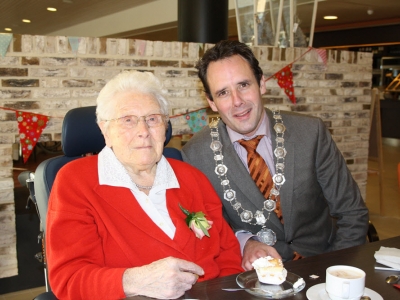 Mevrouw M. Diederiks - Koster viert haar 101ste verjaardag