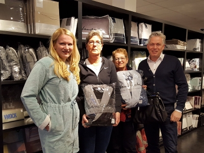 Prijsuitreiking badjassenactie van Den Herder Bedden Harderwijk (video)