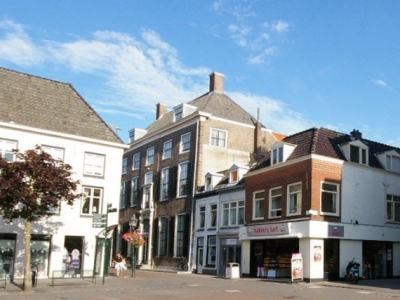 Te koop: historisch en riant woonappartement in de binnenstad van Harderwijk