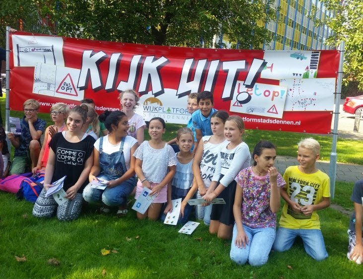 Kruispunt Vondellaan/Alberdinck Thijmlaan Harderwijk: een gevaarlijk kruispunt! (Filmpje)