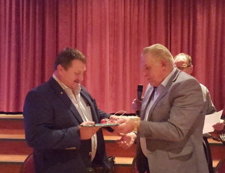 Buurtvereniging Hierden erelid Jan uit de Bosch 25 jaar lid