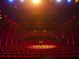 Commissieleden zien het nut van biebtheater niet
