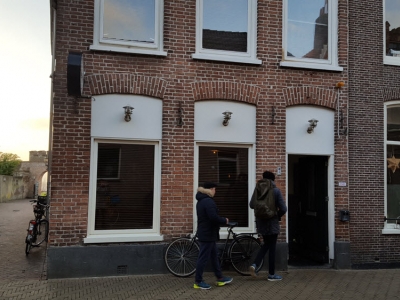 Burgemeester Van Schaik stelt ‘Coffeeshopbeleid Harderwijk 2017’ vast 
