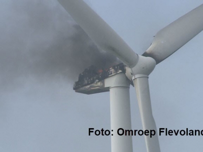Brand in windmolen in Zeewolde 