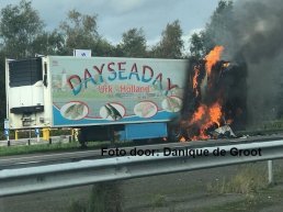Vrachtwagen in de brand op de A28
