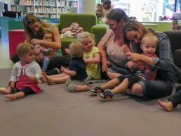 Workshop Voorlezen met gebaren in Bibliotheek Harderwijk