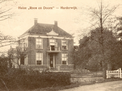 Herinner je je Harderwijk: oude foto van Huize ``Roos en Doorn`` Harderwijk