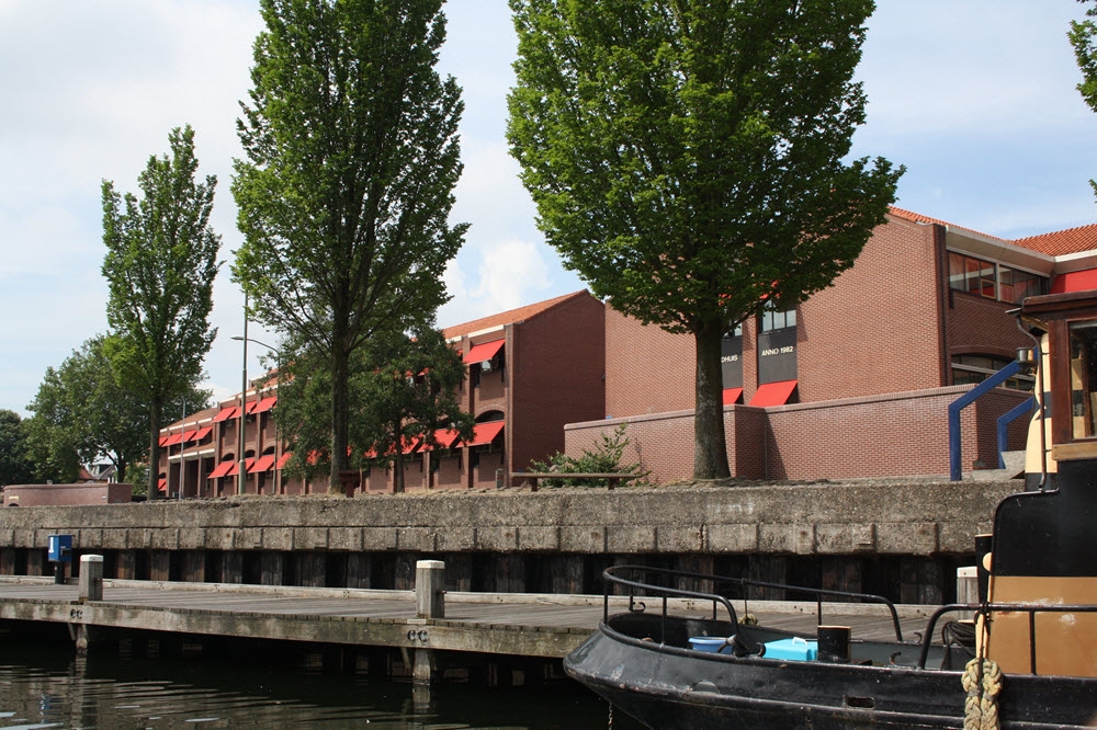 Bonte bedoening in raadszaal Harderwijk