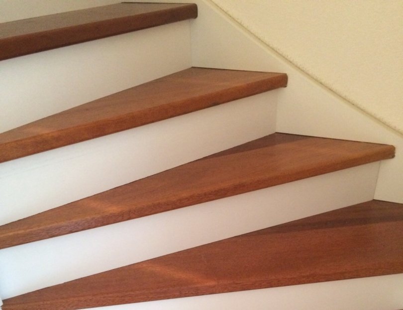 Een bestaande trap opknappen met Hout, Laminaat of PVC