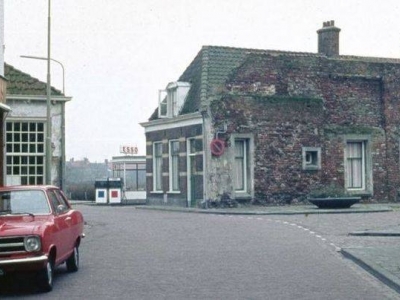 Herinner je je Harderwijk: oude foto van de Hoek Doelenstraat met Luttekepoortstraat