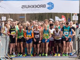 Foto's en filmpje halve marathon van Harderwijk en de Red een Kindrun