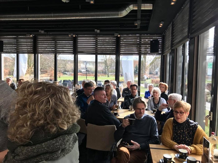 Volle bak tijdens kerkdienst in de ‘kroeg’ 