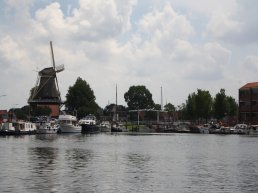 De nog aan te stellen extra havenmeesters van Harderwijk krijgen elektrische boot