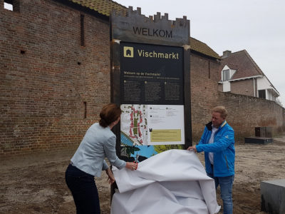 Nieuwe borden wijzen bezoekers de weg in Binnenstad Harderwijk