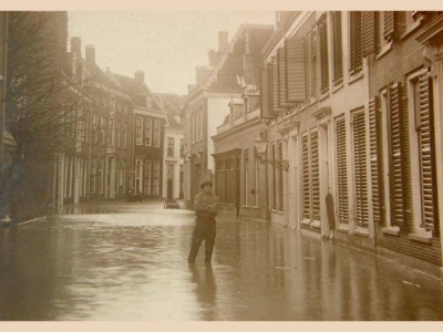 Herinner je je Harderwijk: Donkerstraat onder water gelopen