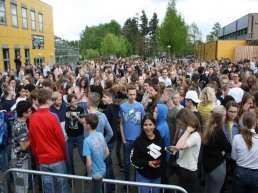 Christelijk College Groevenbeek zamelt geld in voor Charis (video)