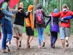 Blote voetenwandeling