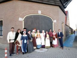 Levende Historie Harderwijk staat in erehaag voor de Koning op Prinsjesdag