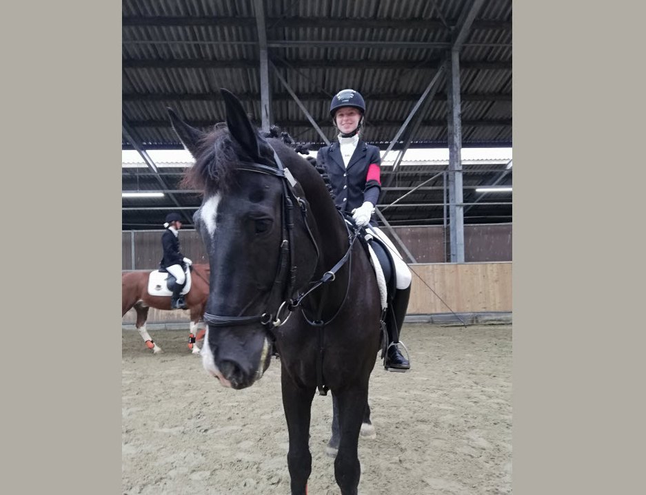 Harderwijkse Stephanie Doorn tweede op de Manege en Ruiterbond Kampioenschappen
