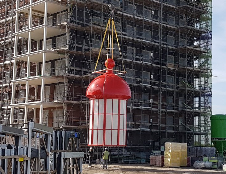 Vuurtoren op het Noordereiland in het Waterfront in Harderwijk bereikt hoogste punt