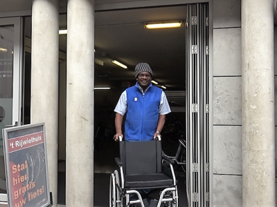 Rijwielhuis Harderwijk biedt gratis gebruik rolstoelen