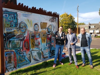 Onthulling  schilderij ‘Friends’ van Peter Riezebos in Harderwijk