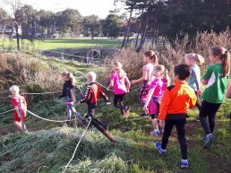 De jeugd kan de herfstvakantie afsluiten met een obstakel cross