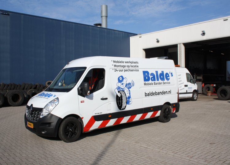 1_Balde's_Banden_Service_Ermelo_bus.JPG